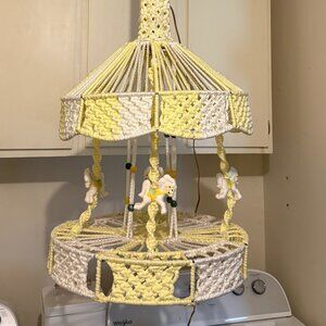 Vintage Macrame Yellow/White Woven Hanging Light Carousel Ceramic Horses ~ WORKS
